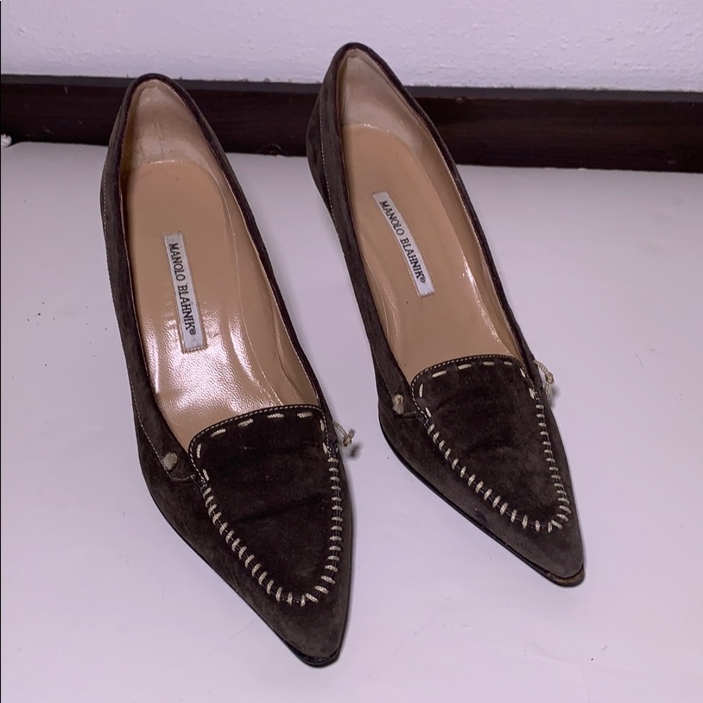 Manolo Blahnik Suede pointe toe heel